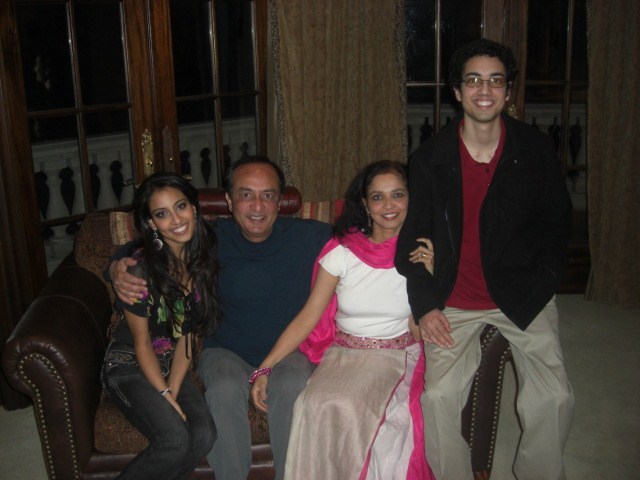 mano murthy with his family (1)